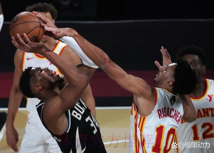 麦科勒姆关键时刻连得5分，老鹰追到4分雄鹿叫停